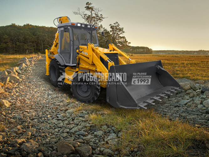 Купить Экскаватор-погрузчик ДСТ-Урал BL85 в компании Русбизнесавто - изображение 1
