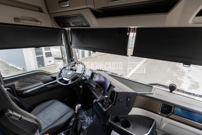 Купить Тягач SITRAK C7H MAX 6x4 ( ZZ4256V364HE ) / без АДР и КОМ / 540 лс / МКПП / рессора/мет.бамп в компании Русбизнесавто - изображение 1