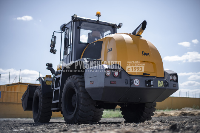 Купить Фронтальный погрузчик ДСТ-Урал L430 (колесный) в компании Русбизнесавто - изображение 3