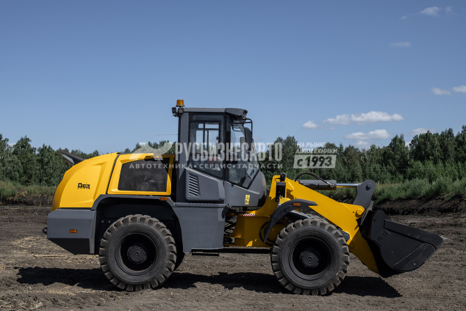 Купить Фронтальный погрузчик ДСТ-Урал L430 (колесный) в компании Русбизнесавто - изображение 4