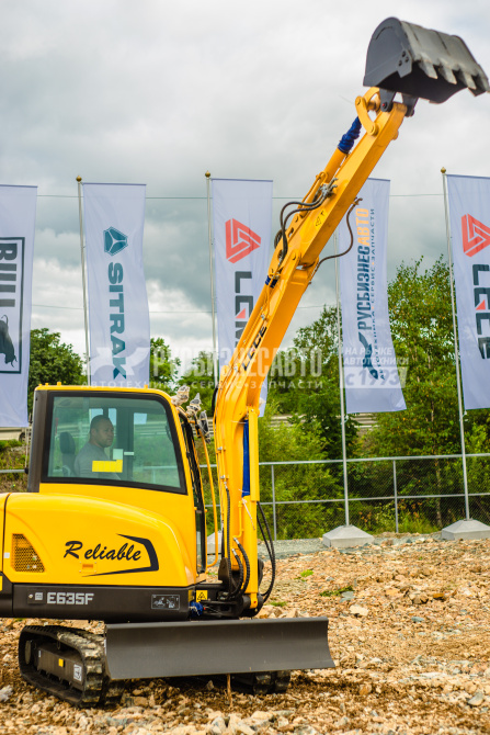 Купить Экскаватор гусеничный LGCE E635F (Квик-каплер гидравлический) в компании Русбизнесавто - изображение 3